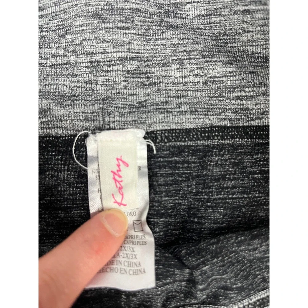 Kathy Capri Plus Leggings Grey Heathered Black Trim Activewear‎ Pants 2X3X